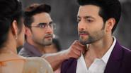 Dev visits the Poddar House still