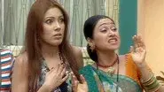 Dr. Hathi Gets Stuck In Auto Rickshaw still