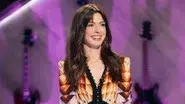 Anne Hathaway, Louisa Jacobson, Chris Janson still