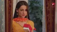 Arnav Buys Bangles still