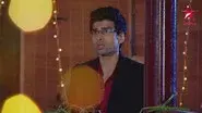 Akash Hides From Madhumati still