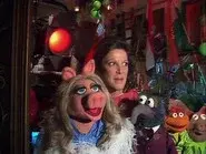 Linda Lavin still