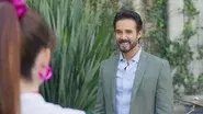 Él es su nuevo tutor still