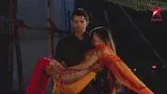 Arnav Drops Khushi Home still