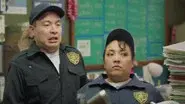 ¿Y si nos hacemos policías? still